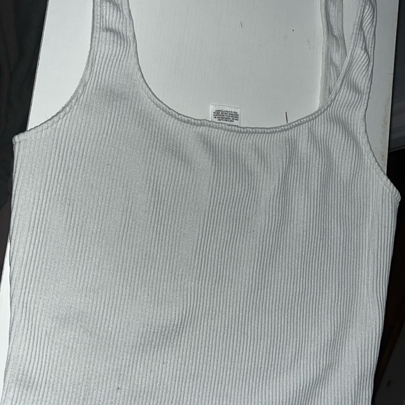 white textured tank crop top! - Picture 1 of 1